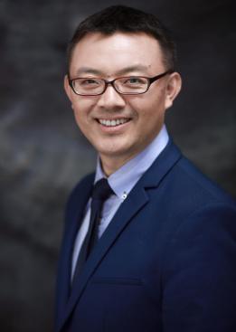 刘主任便装照